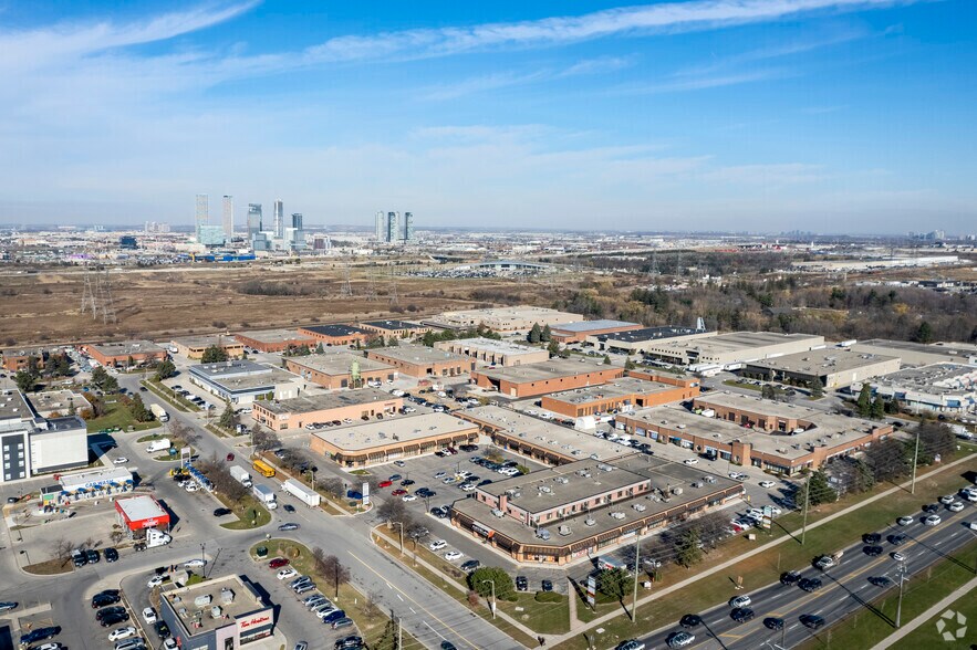 More Photos Of 3300 Steeles Ave W, Vaughan Light Distribution For Lease