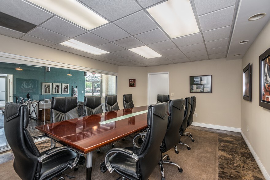 More Photos Of 255 University Dr, Coral Gables Medical For Lease