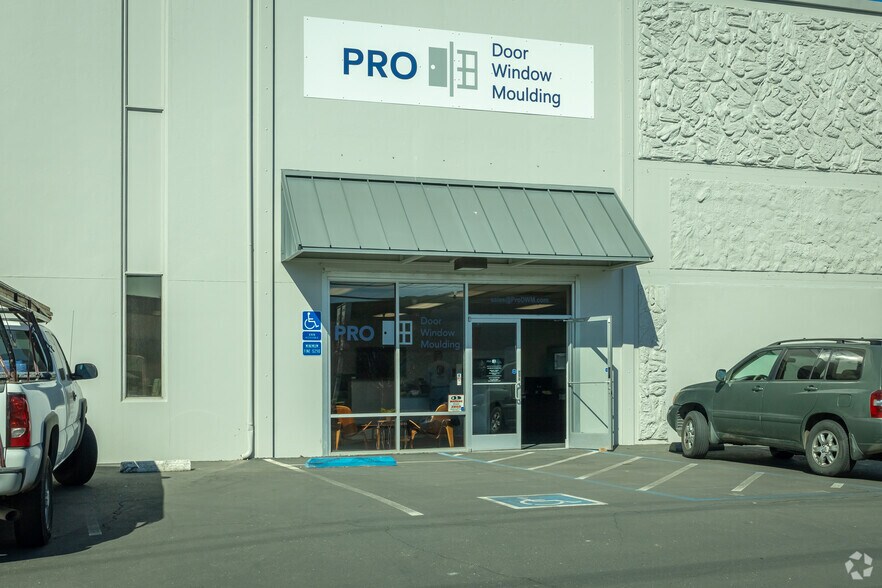 More Photos Of 3101-3105 Orange Grove Ave, North Highlands Warehouse For Lease