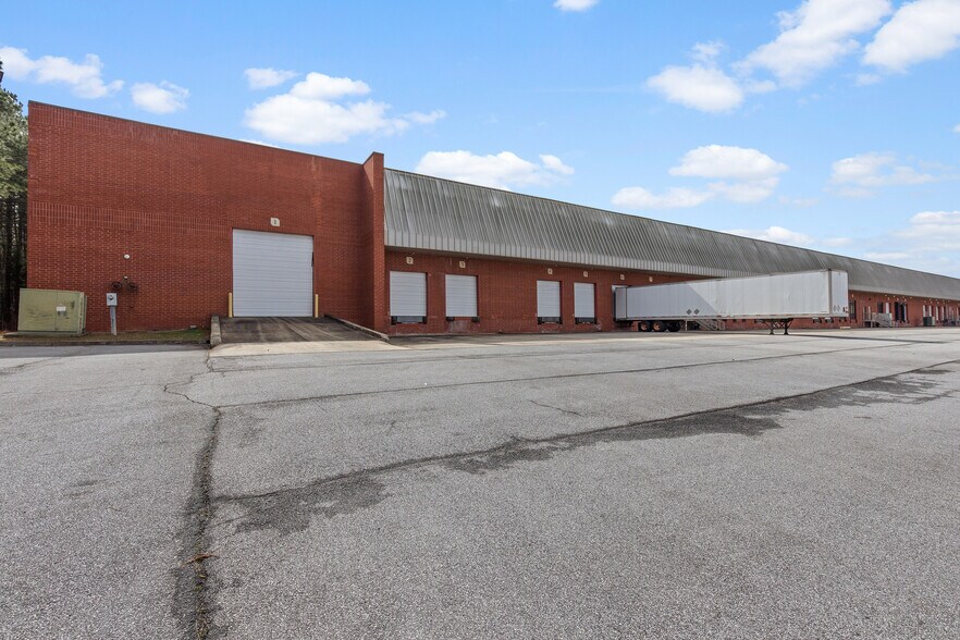 More Photos Of 4800 Coates Dr, Fairburn Warehouse For Lease