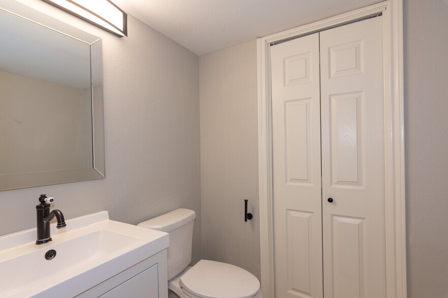 More Photos Of 114 Scofield Ave, Johnson City Apartments For Sale