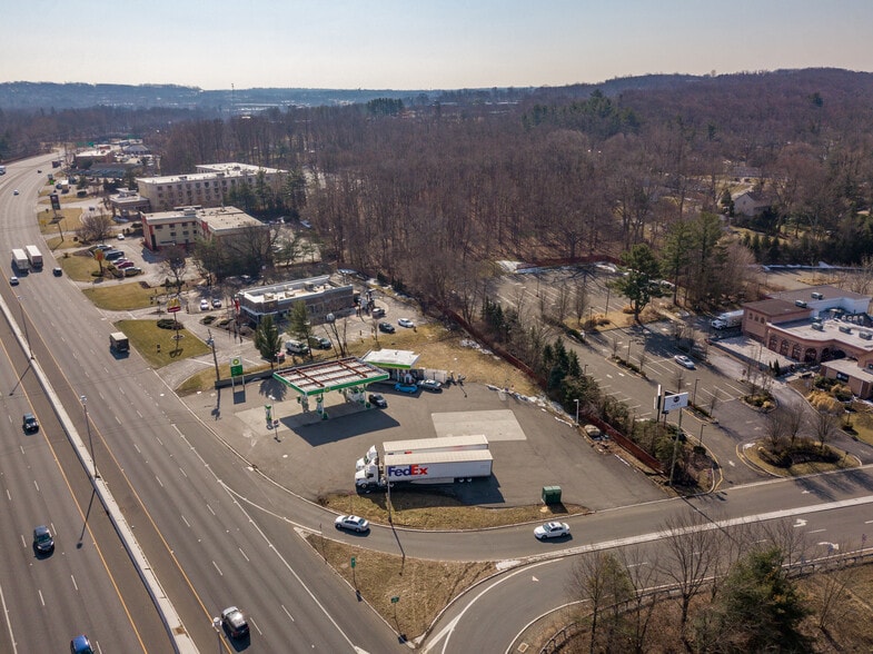 More Photos Of 144 State Route 17, Mahwah Service Station For Sale