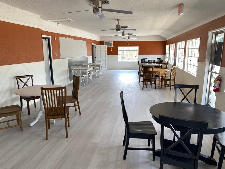 More Photos Of 144 Us 72, Collierville Restaurant For Sale