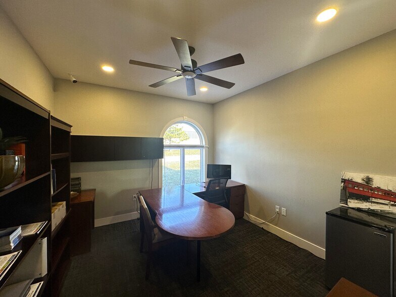 More Photos Of 35 Commercial Way, Springboro Office For Sale