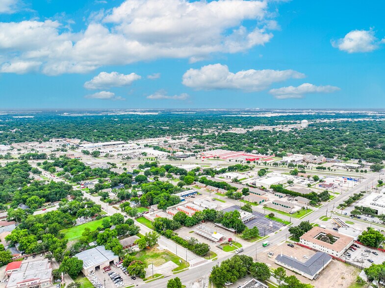 More Photos Of 1300 W Pioneer Dr, Irving Fast Food For Sale
