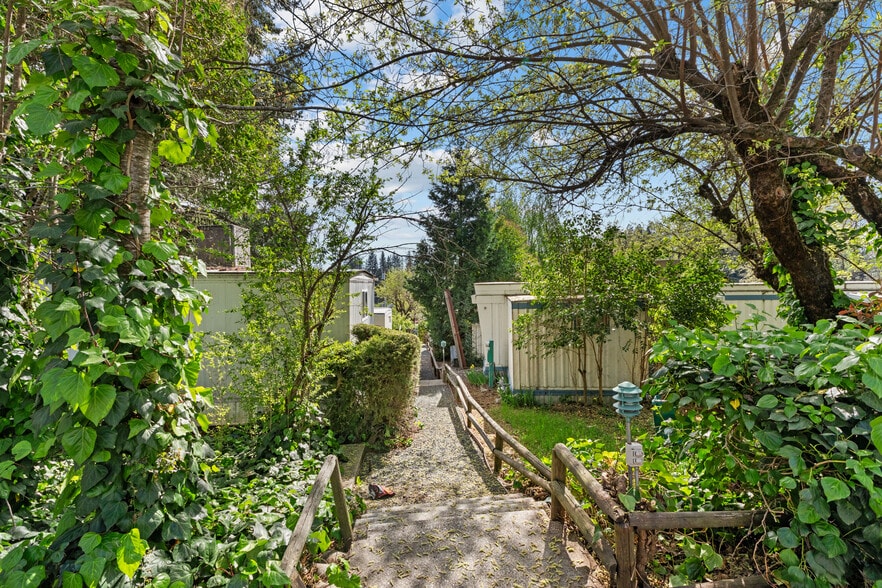 More Photos Of 639 Whiting St St, Grass Valley Manufactured Housing Mobile Home Park For Sale