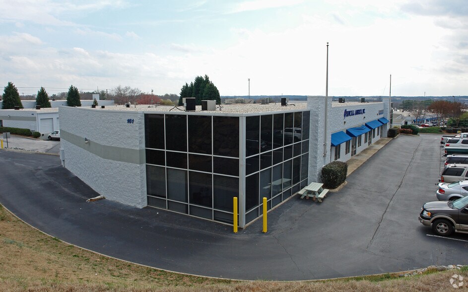 More Photos Of 161 Johns Rd, Greer Flex For Lease