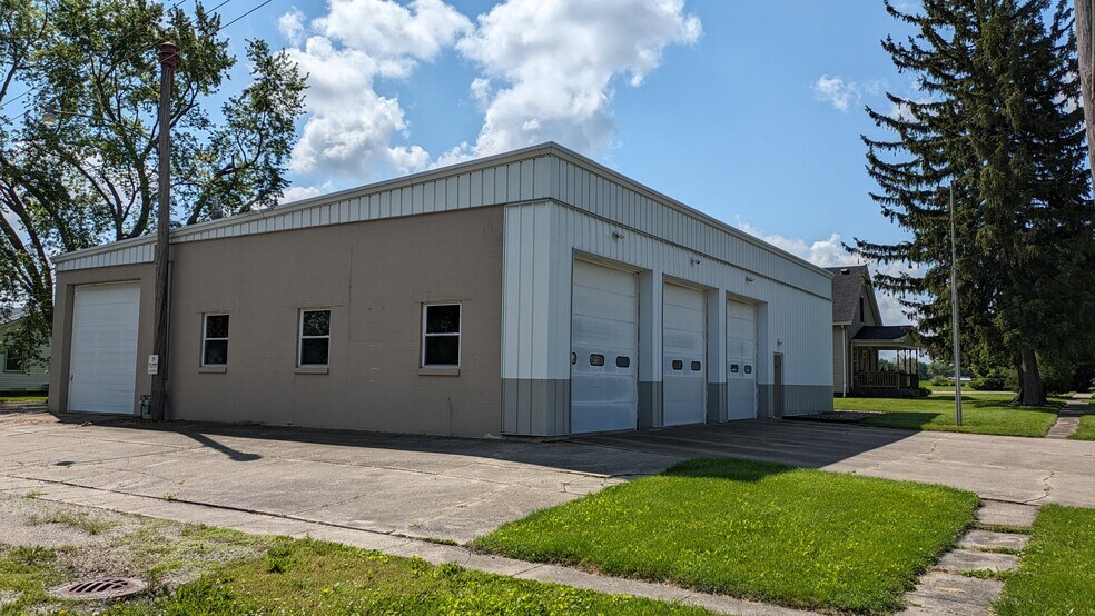 More Photos Of 400 Madison st, Towanda Flex For Sale