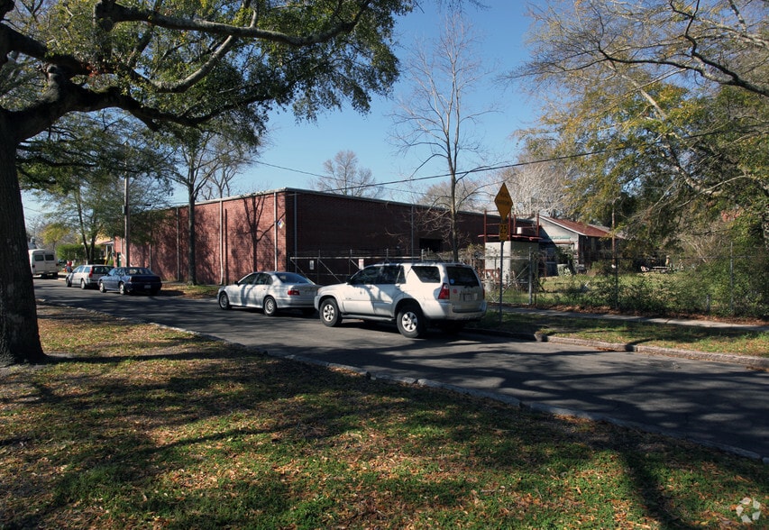 Primary Photo Of 711 N 5th St, Wilmington Warehouse For Sale