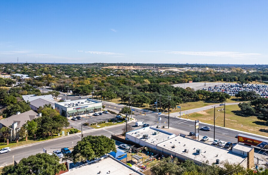 More Photos Of 4999 De Zavala, San Antonio General Retail For Sale