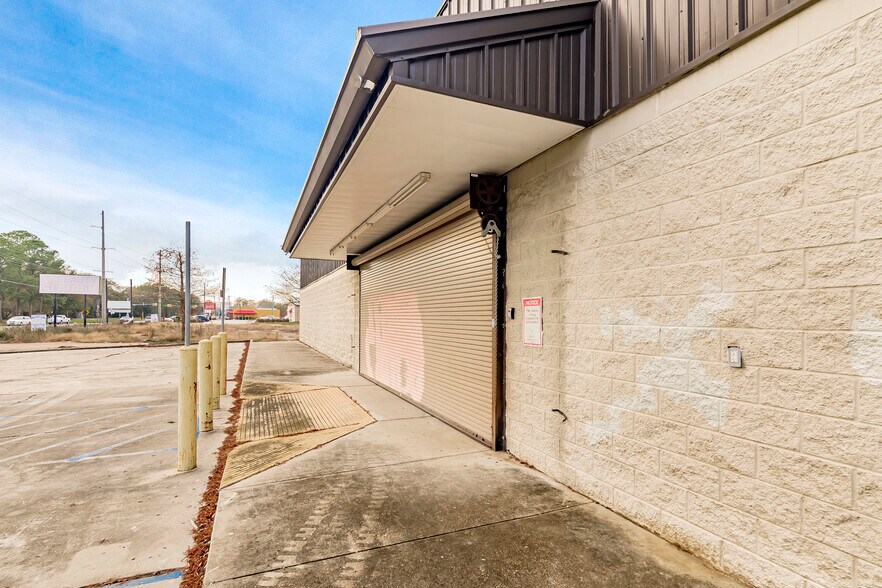 More Photos Of 3939 Choctaw Dr, Baton Rouge Freestanding For Lease