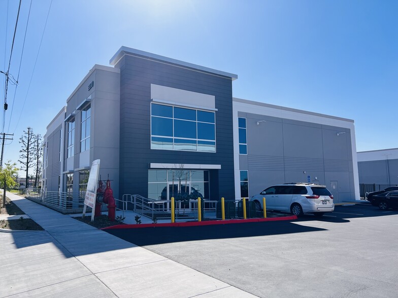 Primary Photo Of 2070 W 11th St, Upland Warehouse For Lease