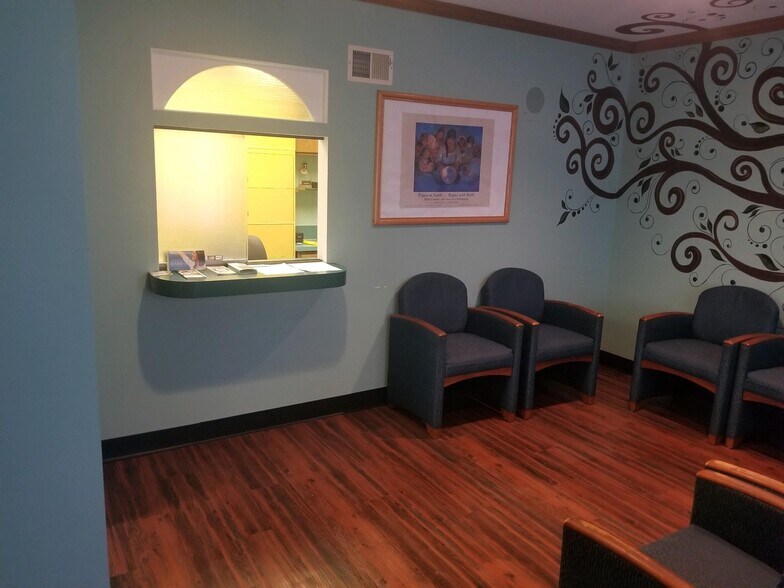 More Photos Of 1128 Villa Linde Ct, Flint Medical For Sale