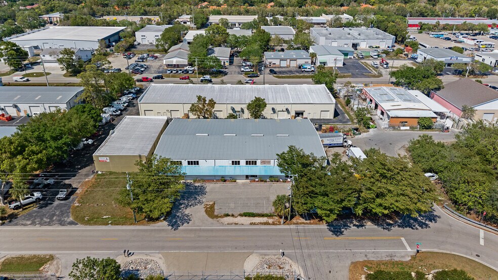 More Photos Of 2221 Corporation Blvd, Naples Light Manufacturing For Sale