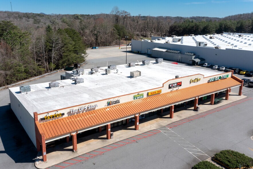 More Photos Of 400 Wal-Mart Way, Dahlonega Storefront For Lease
