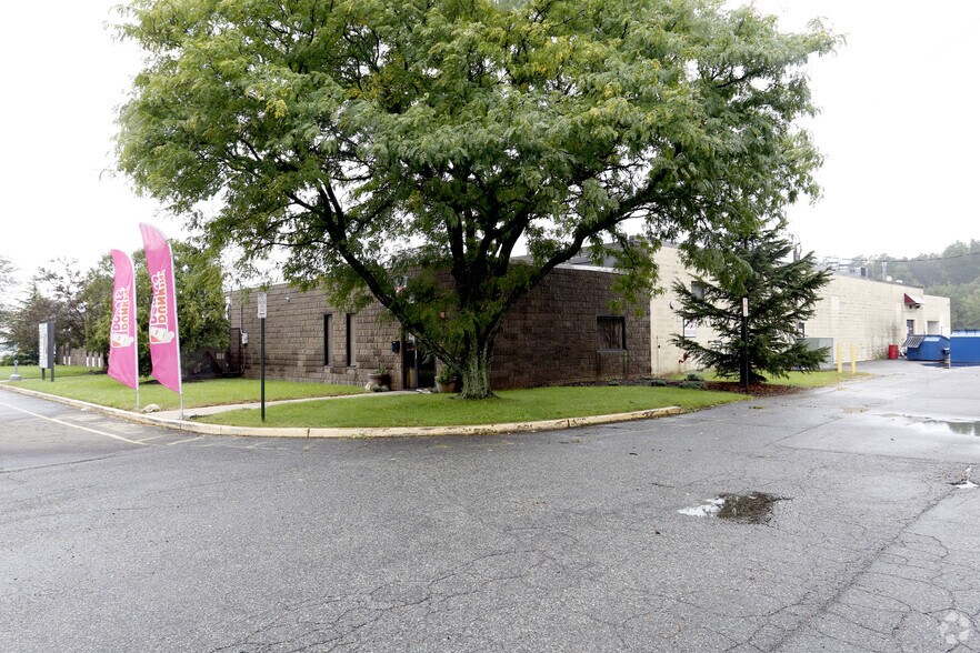 More Photos Of 365 Blair Rd, Avenel Warehouse For Lease