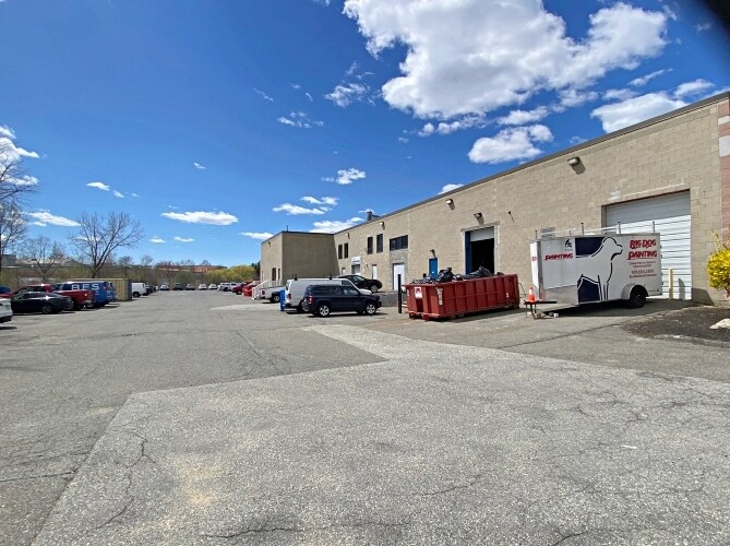 More Photos Of 1 Presidential Way, Woburn Light Distribution For Lease