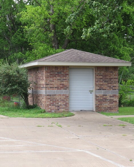 More Photos Of 626 W Main St, Fairfield Lodge Meeting Hall For Lease