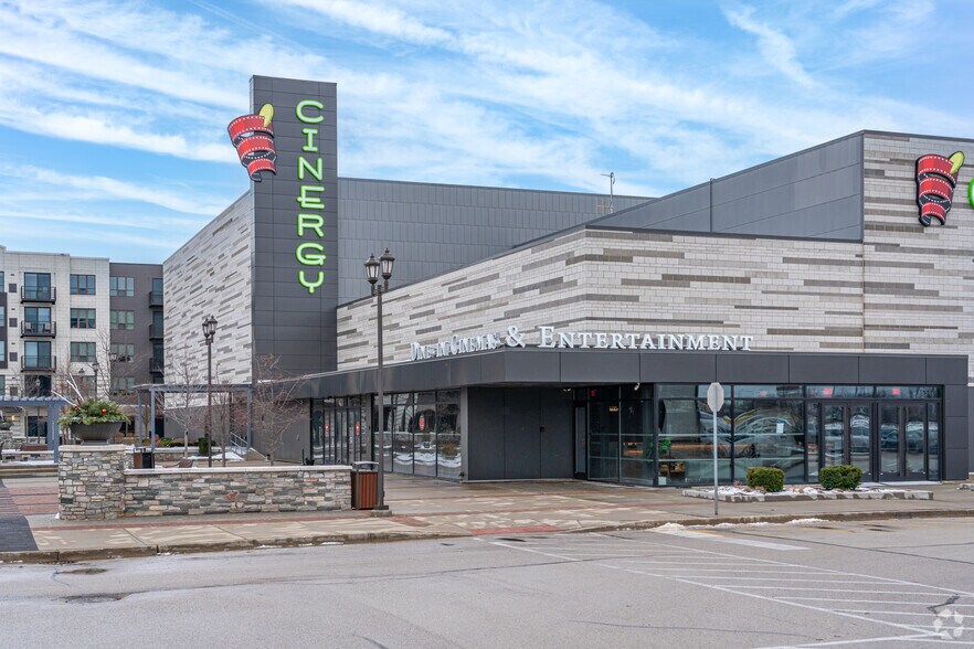 More Photos Of 401 W Dundee Rd, Wheeling Movie Theatre For Sale