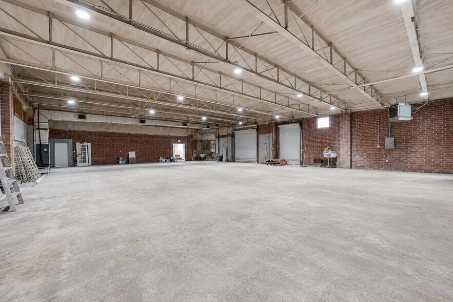More Photos Of 69 Copeland St, Jacksonville Flex For Lease