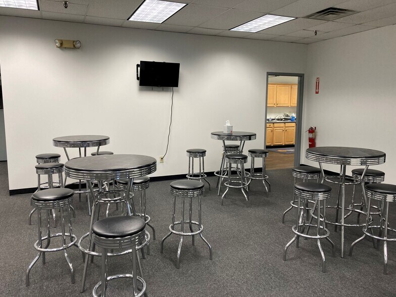 More Photos Of 7500 Shadwell Dr, Roanoke Manufacturing For Lease