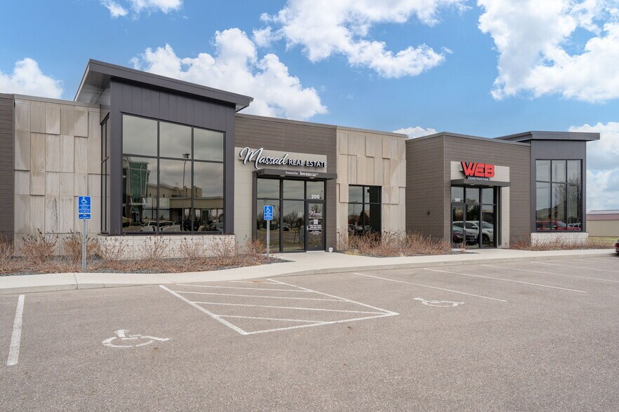 More Photos Of 320 Saint Andrews Dr, Mankato Office For Sale