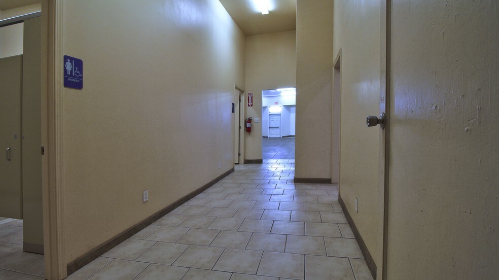 More Photos Of 530 Union Ave, Bakersfield Storefront Retail Office For Sale