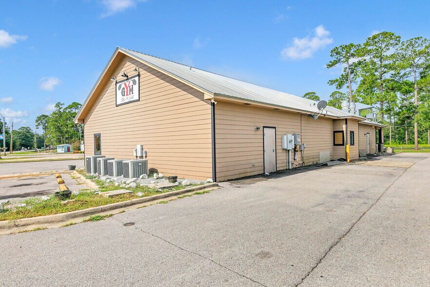 More Photos Of 2579 Douglas Ave, Brewton Restaurant For Sale