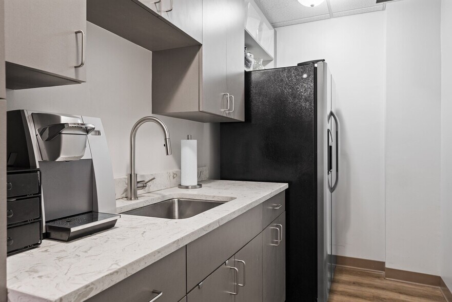 More Photos Of 3821 Juniper Trce, Austin Loft Creative Space For Sale