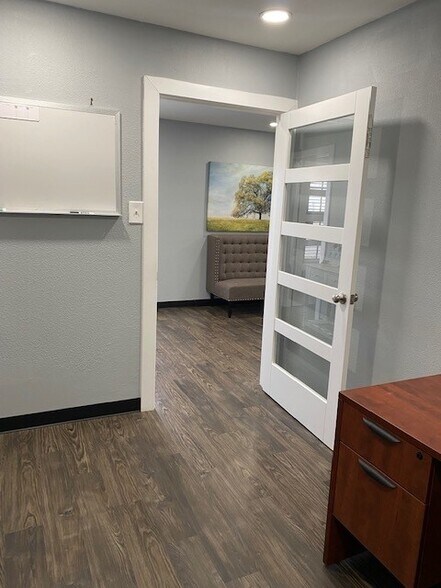 More Photos Of 400 Chisholm Valley Dr, Round Rock Unknown For Lease