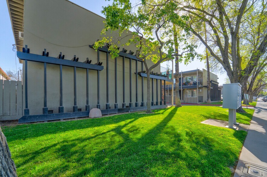 More Photos Of 133 W I St, Los Banos Apartments For Sale