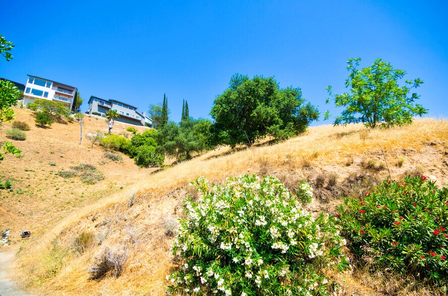 More Photos Of 1938 Phillips Way, Los Angeles Land For Sale