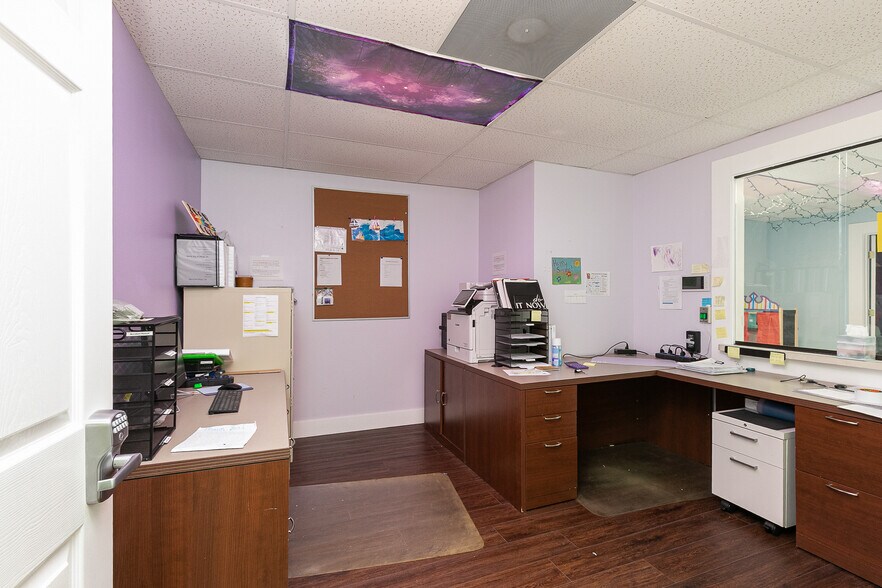More Photos Of 500 W Daniels St, Ozark Office For Sale