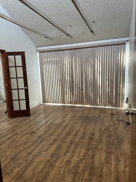 More Photos Of 5929 50th St, Lubbock Industrial For Sale