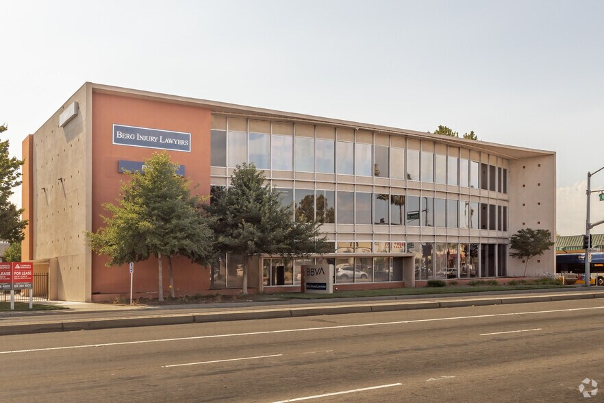 More Photos Of 2277 Watt Ave, Sacramento Office For Lease