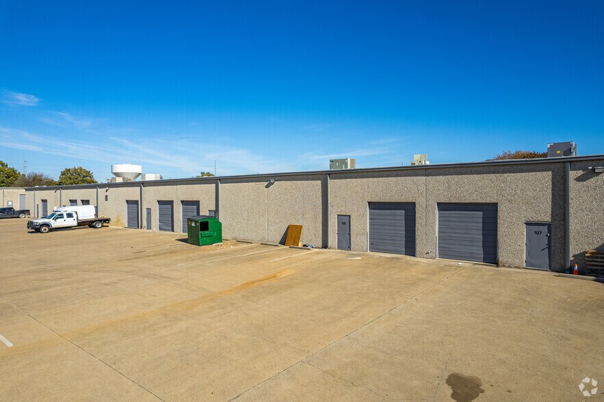 More Photos Of 11601 Plano Rd, Dallas Unknown For Lease