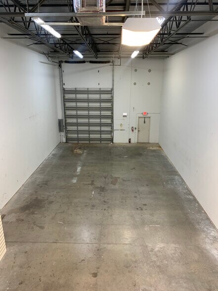 More Photos Of 2721-2737 NW 19th St, Pompano Beach Warehouse For Lease