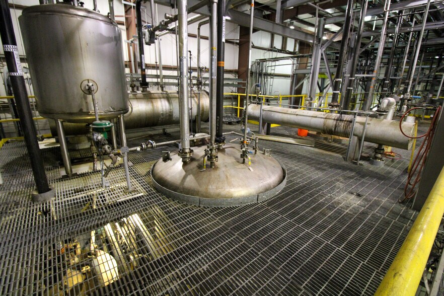 More Photos Of 5640 44th Ave S, Clinton Office For Sale