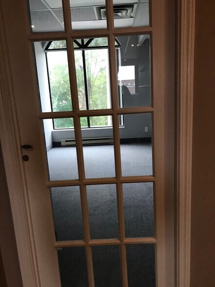 More Photos Of 420 Green St, Whitby Medical For Lease