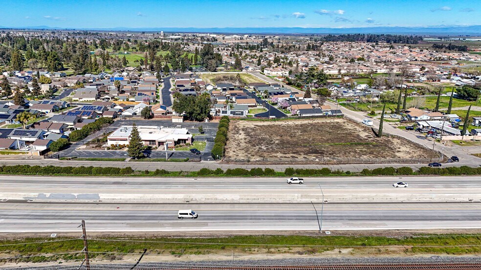 More Photos Of 971 E Broadway Ave, Atwater Office For Lease