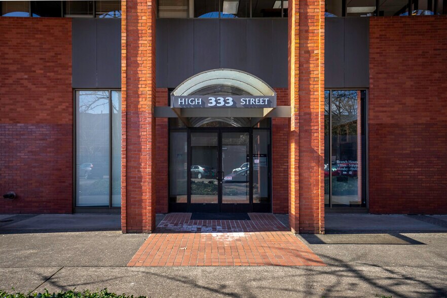More Photos Of 333 High St NE, Salem Office For Lease