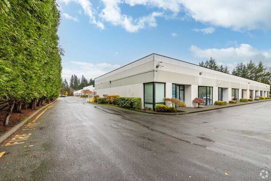 More Photos Of 2100 196th St SW, Lynnwood Flex For Lease