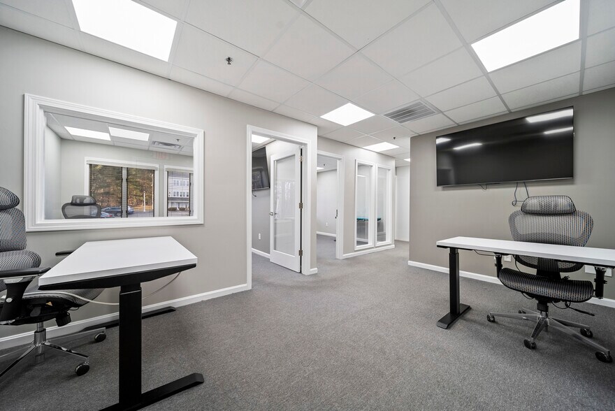 More Photos Of 75 Gilcreast Rd, Londonderry Office For Sale
