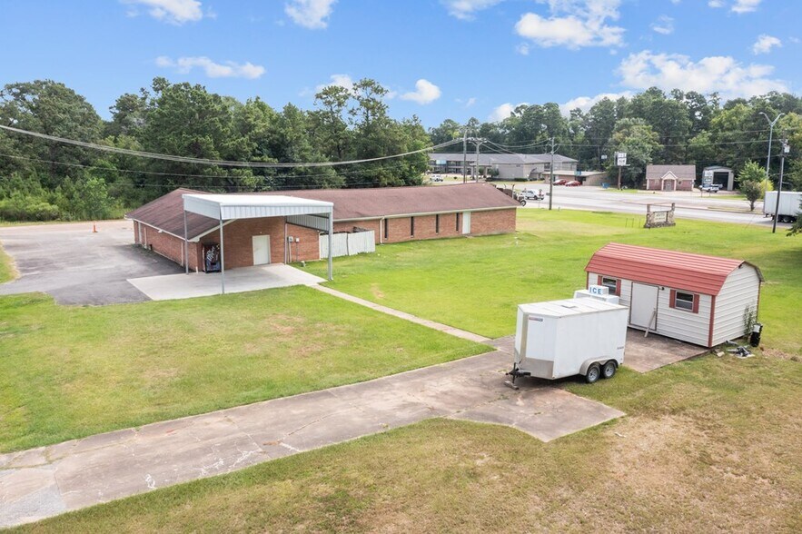 More Photos Of 100 E Borden St, Diboll Religious Facility For Sale