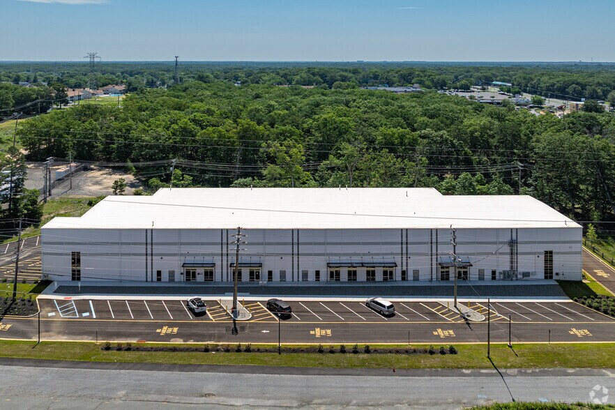 More Photos Of 17 Cpl Luigi Marciante Jr Memorial Dr, Jackson Township Industrial For Lease
