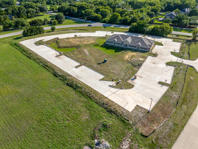 More Photos Of 2821 Jessica Ln, Lucas Office For Sale