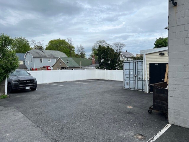 More Photos Of 512 Tarrytown Rd, White Plains Freestanding For Lease