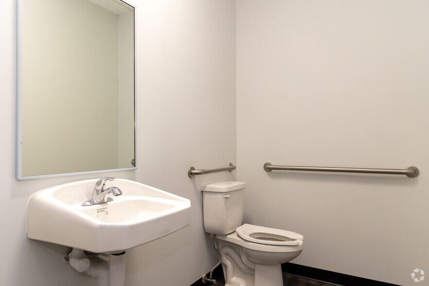 More Photos Of 5009-5015 W WT Harris Blvd, Charlotte Unknown For Lease