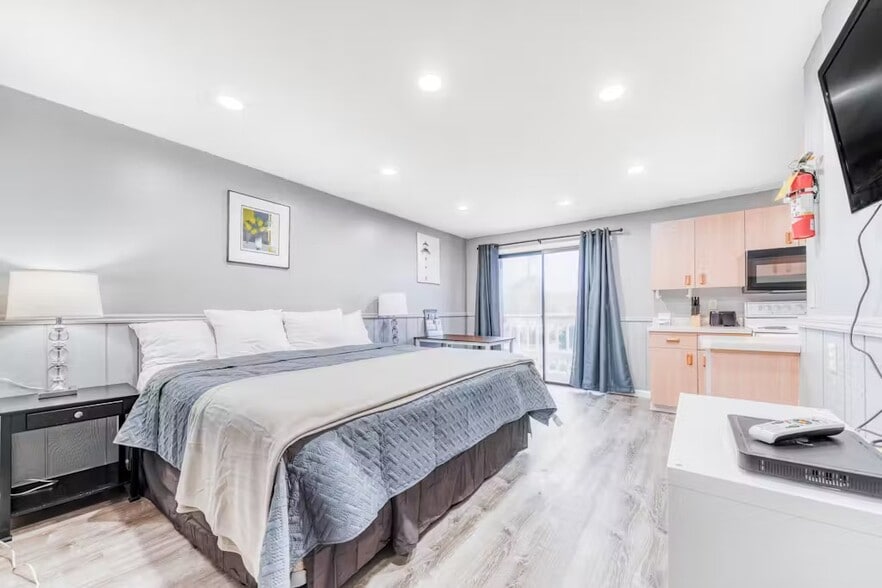 More Photos Of 301 N Miller St, Rockaway Beach Hospitality For Sale