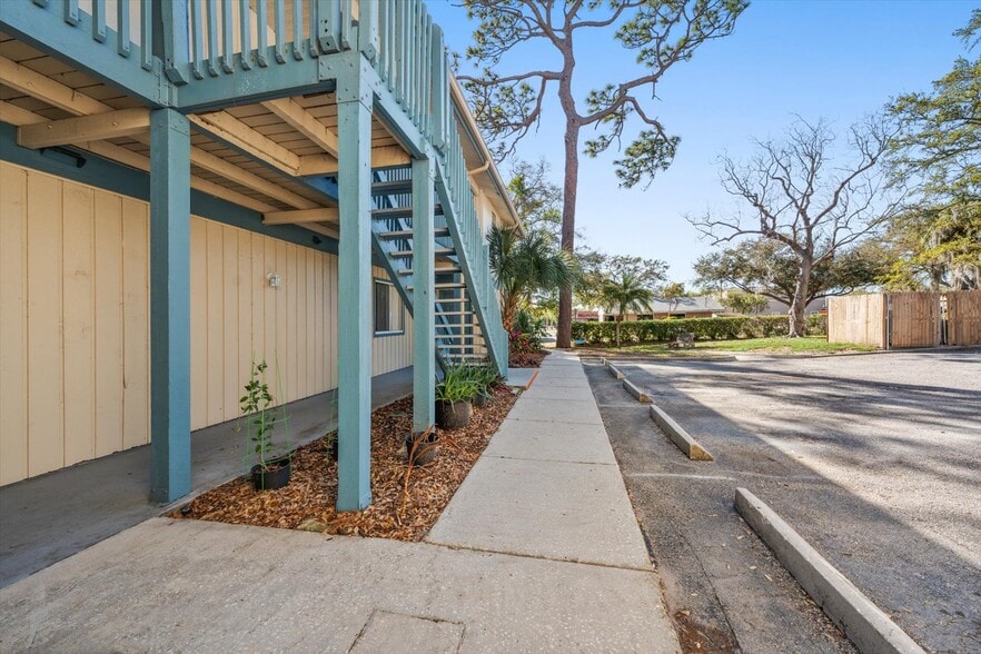 More Photos Of 1113 Ohio Ave, Dunedin Apartments For Sale